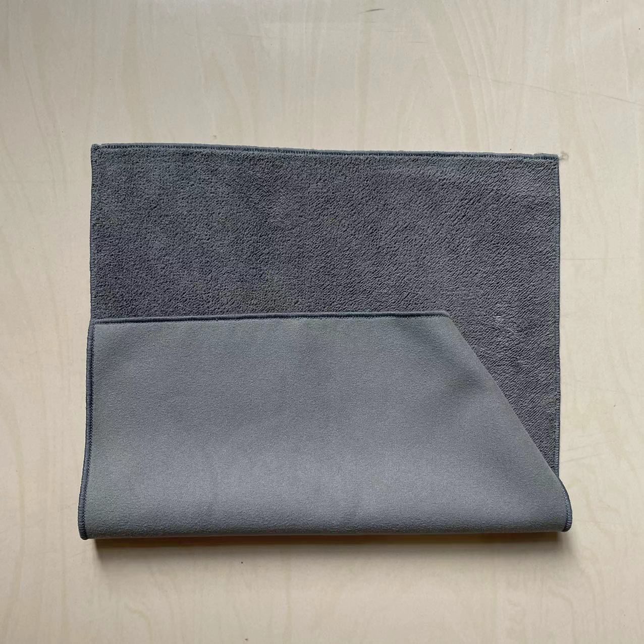 0195 Тряпочка для стекол микрофибра/замш серая 20*30 500 gsm 4870252391432